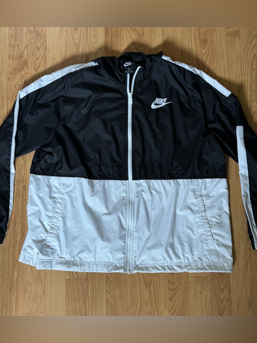 nike black and white windbreaker - Picture 4 of 6